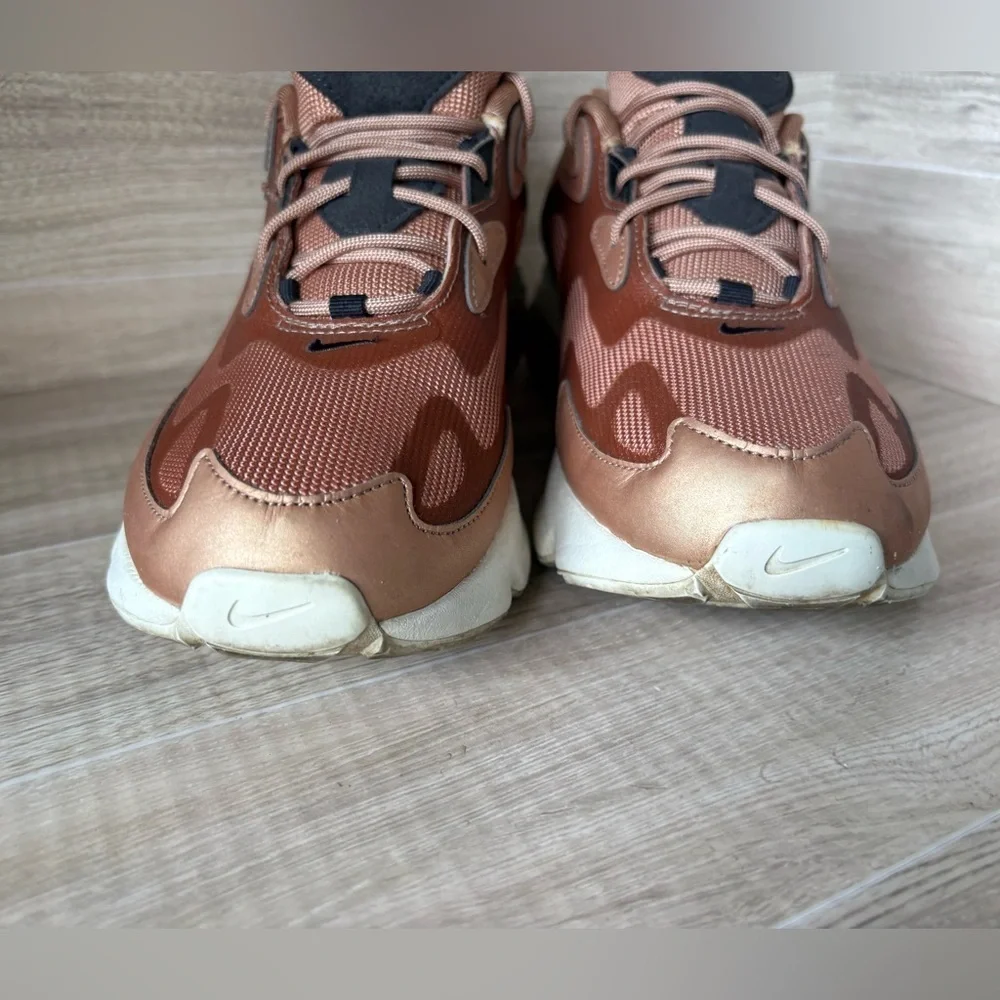 Nike Air Max 200 Metallic Red Bronze Sneaker CT1185-900 Women’s Shoe Size 9